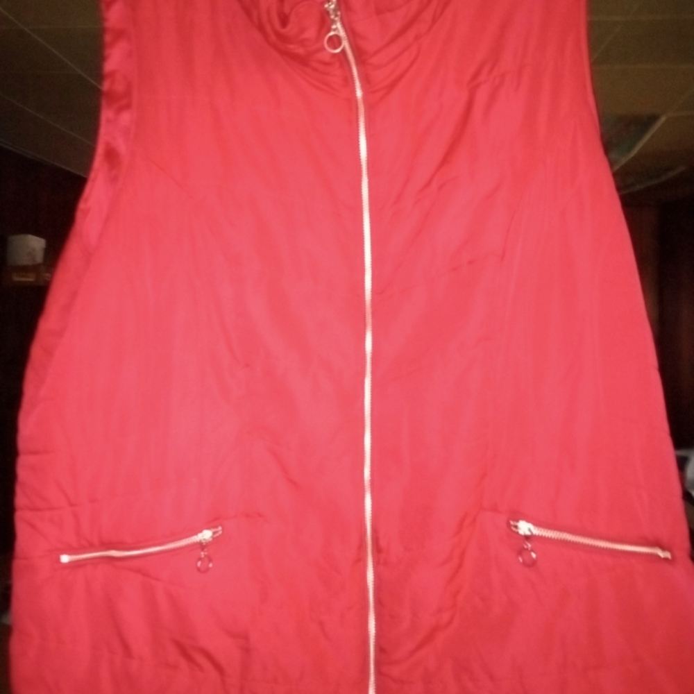 PUFFER RED VEST NO TAG